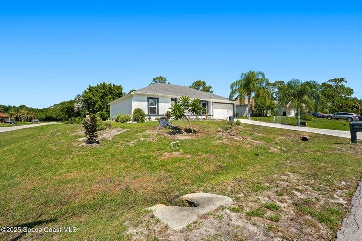 398 Taunton Road SW, Palm Bay, FL, 32908 photo 2