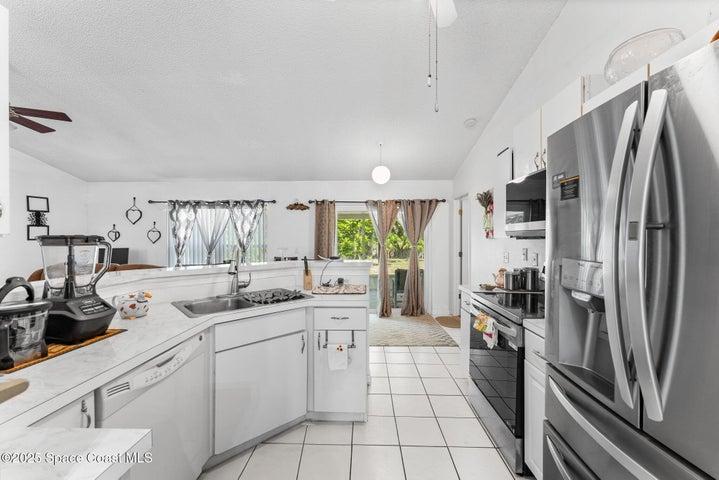 398 Taunton Road SW, Palm Bay, FL, 32908 photo 17