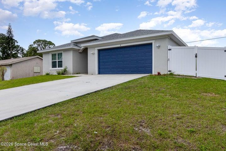 866 Carnival Road Se Road SE, Palm Bay, FL, 32909 photo 2