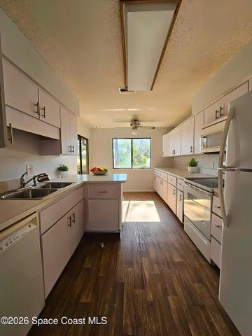 9002 Brighton Court 2e, West Melbourne, FL, 32904 photo 3