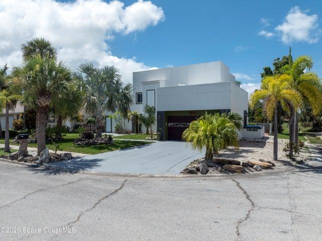 807 W Central Boulevard, Cape Canaveral, FL, 32920 photo 3