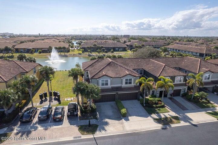 Prime unit with water views