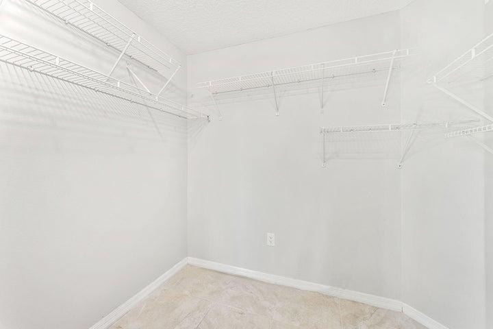 Bedroom 3 Walk in closet