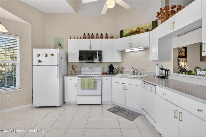 1810 Waterford Drive 6, Vero Beach, FL, 32966 photo 8