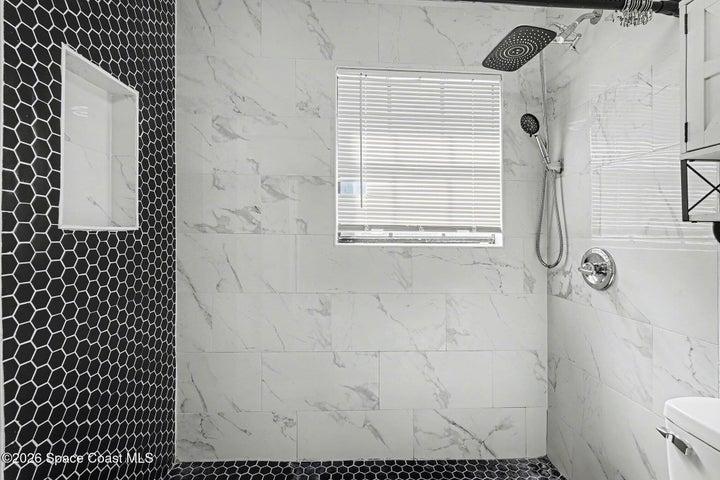 Full Bath 2