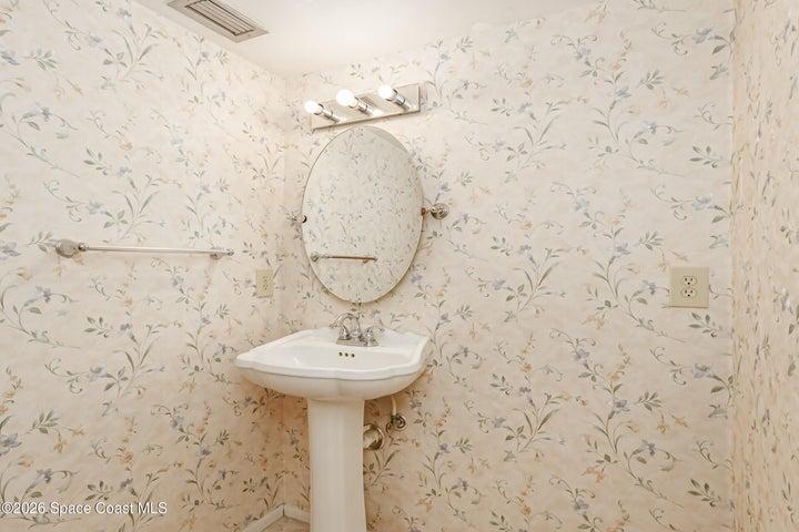 1/2 bath