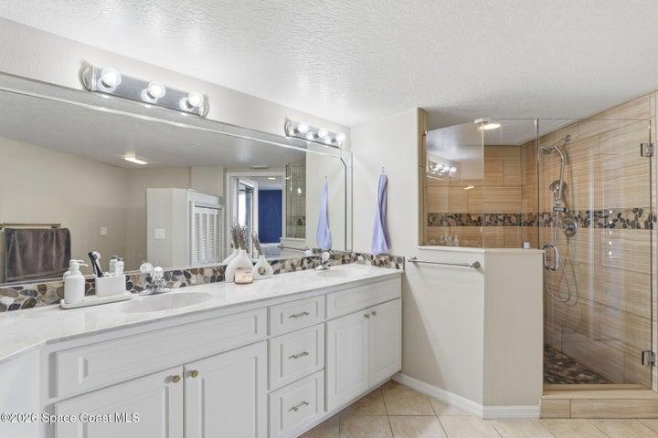 Double sinks lovely cabinetry