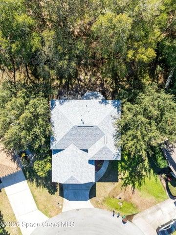 Nice Shady trees keep the backyard nice and cool in the summer