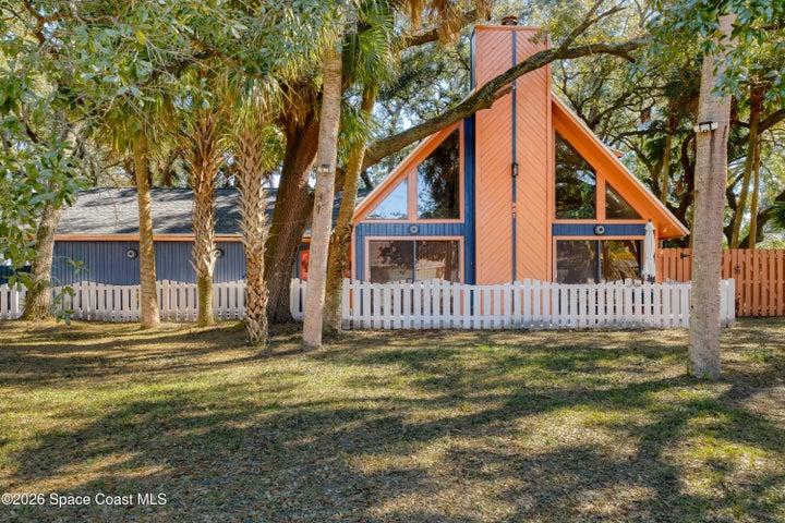 951 Pembroke Avenue NE, Palm Bay