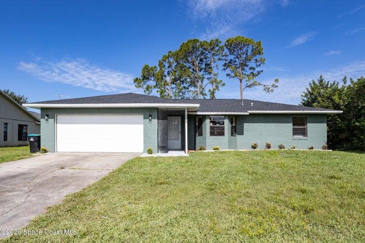 1020 Lee Avenue NW, Palm Bay