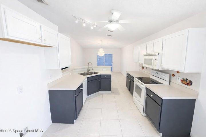 2235 Myla Lane, Melbourne, FL, 32935 photo 4