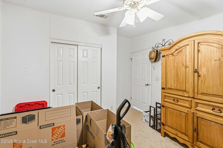 spare bedroom