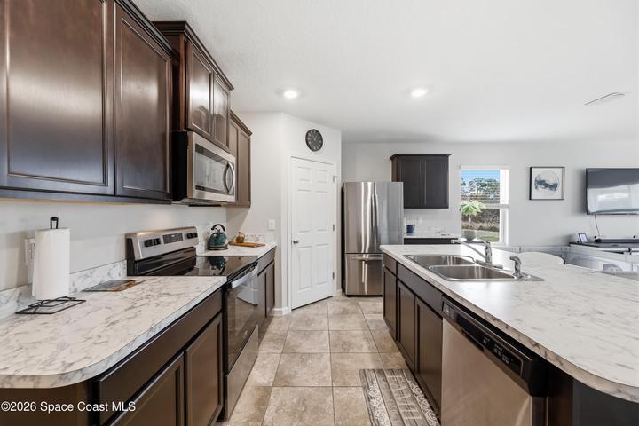 349 Guinevere Drive SW, Palm Bay, FL, 32908 photo 4