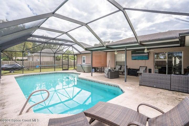461 Neptune Drive NE, Palm Bay, FL, 32907 photo 2