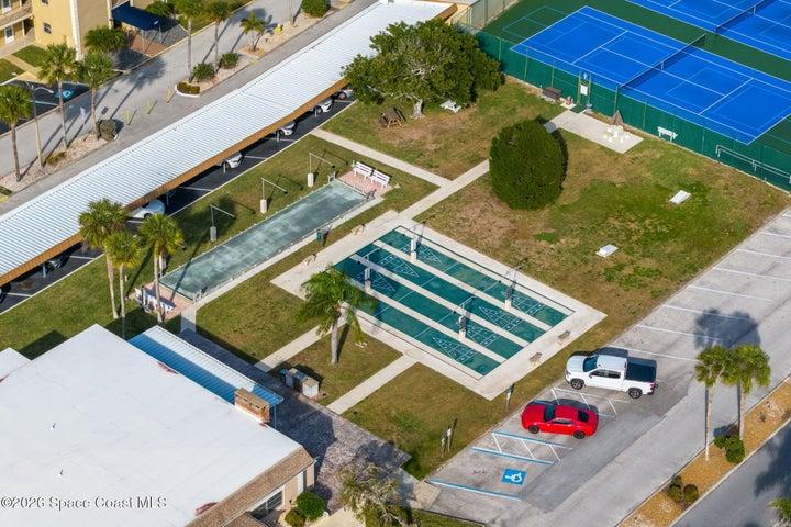 shuffleboard/amenities