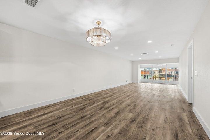 Living/dining combo
