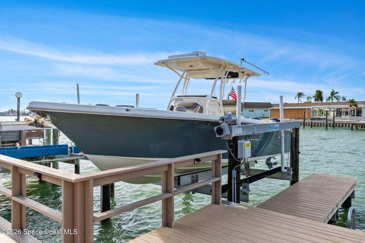 28-30 ft boatlift