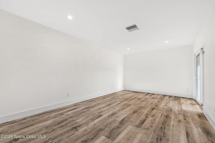 Guest bedroom