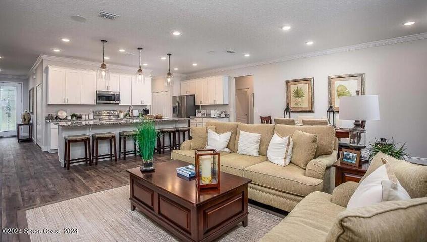 Model Home - Actual features may vary.