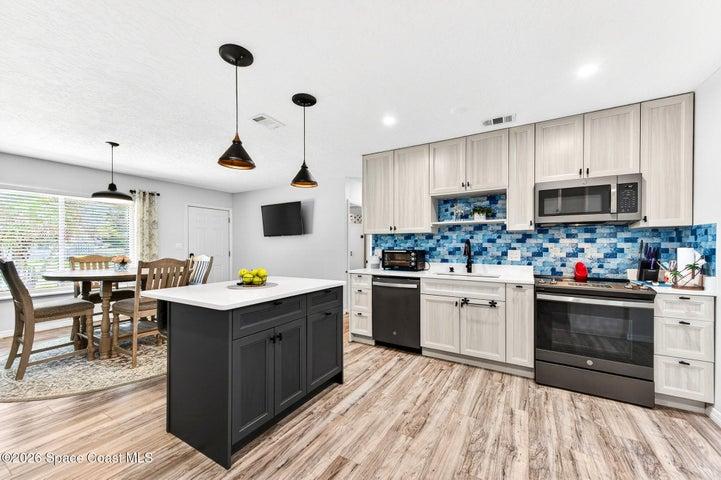 1810 S Park Avenue, Melbourne, FL, 32901 photo 14