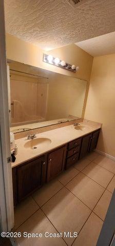 Master Bath-Double Sinks