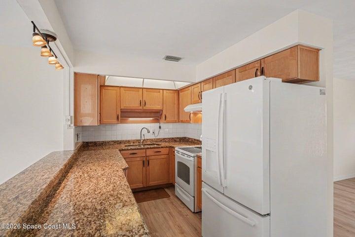 loads of counter space