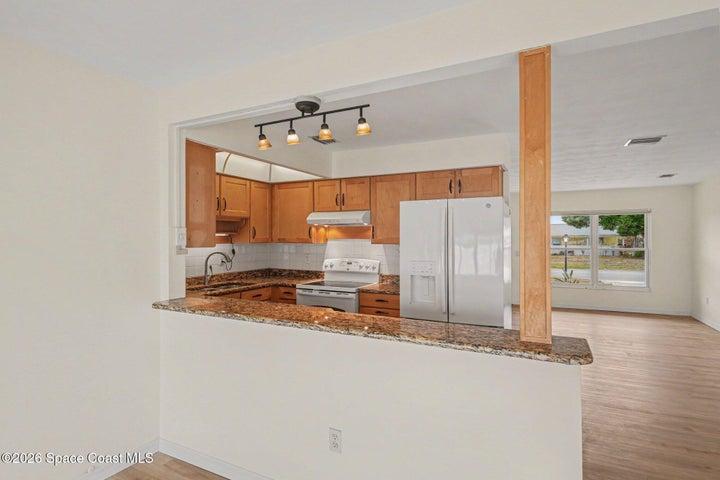 Large breakfast bar
