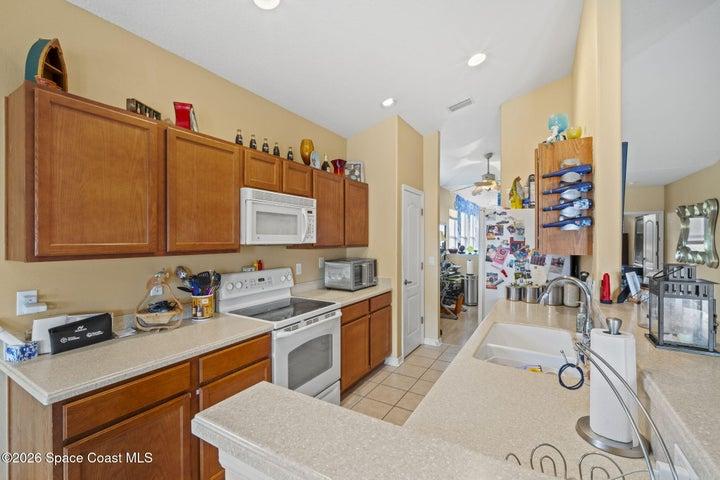 1065 Venetian Drive 205, Melbourne, FL, 32904 photo 7