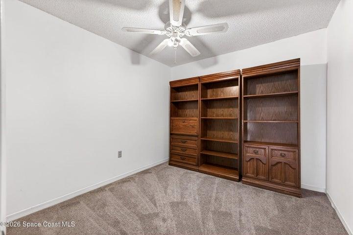 Den/Office/Study off Foyer bookcase does not stay