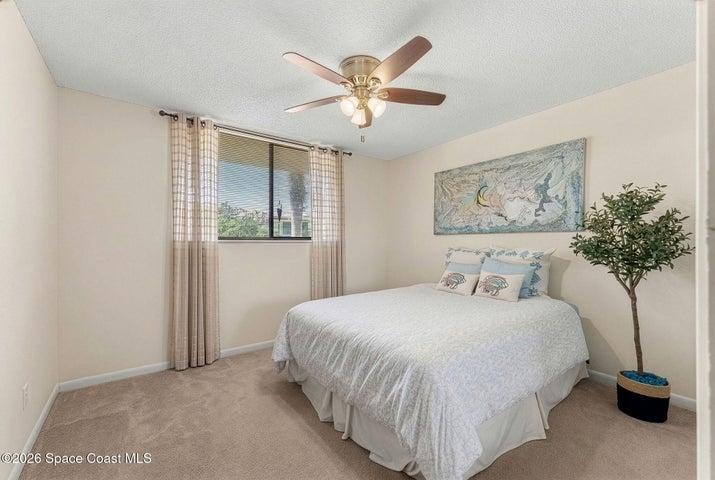 The second bedroom can serve as a comfortable guest room, office or multifunctional space.