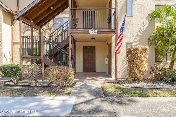 7820 Shadowood Drive 304, Melbourne