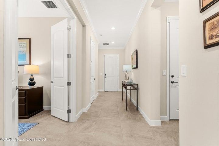 Open and spacious foyer