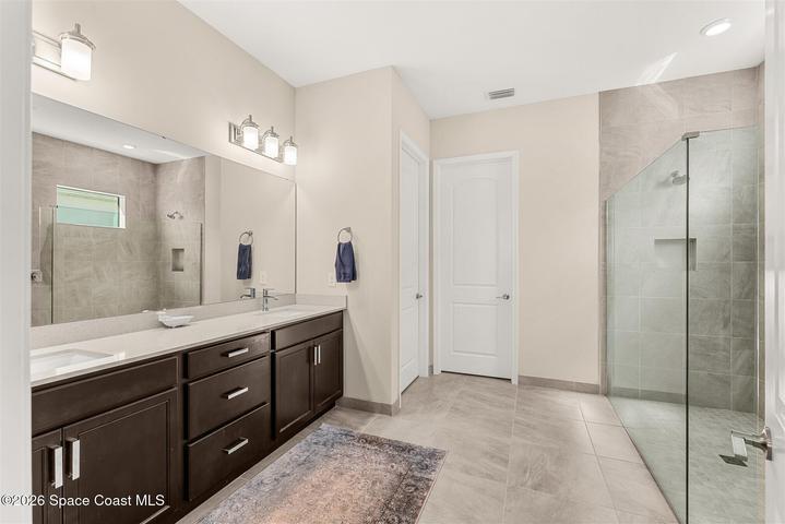 Large primary bath