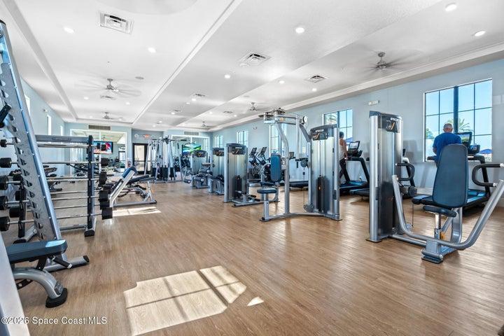 A fitness room that matches any commerical gym