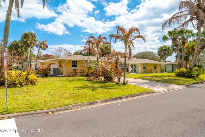 901 S Palm Avenue, Indialantic