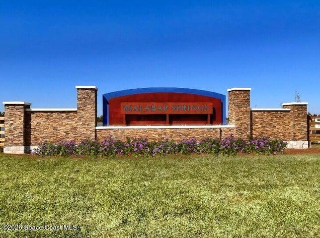Community Entrance - Welcome Home!