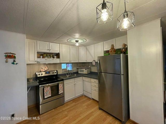 1020 Laurel Court NE, Palm Bay, FL, 32907 photo 2