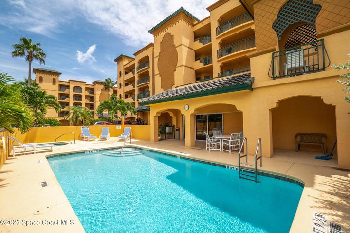 Resort-Like Pool, Spa & Clubhouse