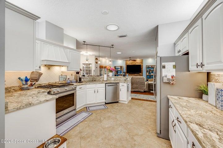 3910 Wateroak Way, Titusville, FL, 32796 photo 5