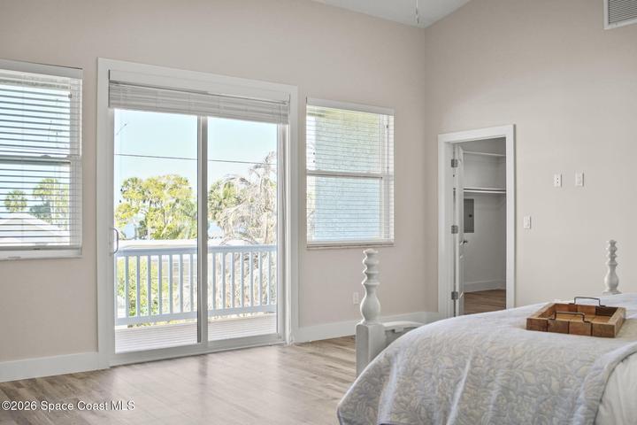 Second primary suite - upstairs