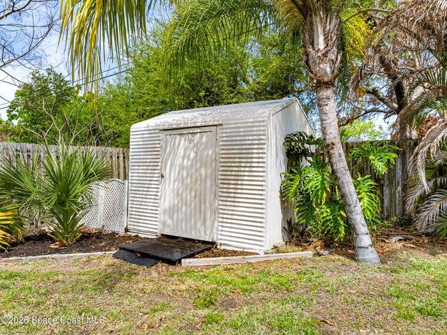 Shed with electric
