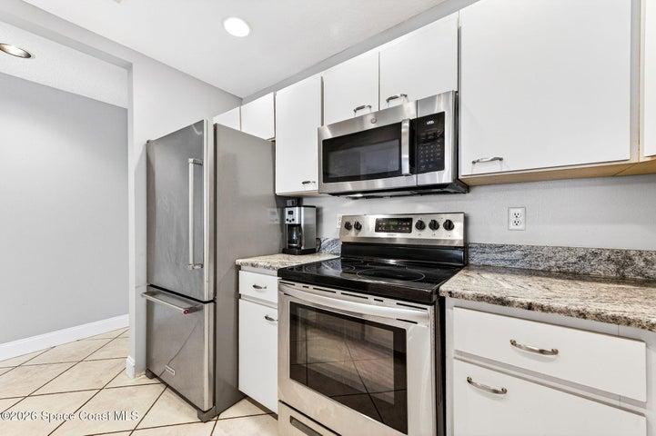 135 Escambia Lane 207, Cocoa Beach, FL, 32931 photo 9