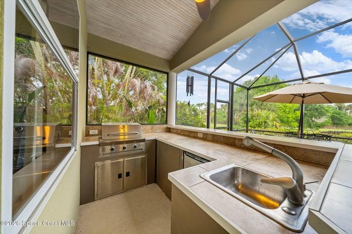 Outdoor Kitchen