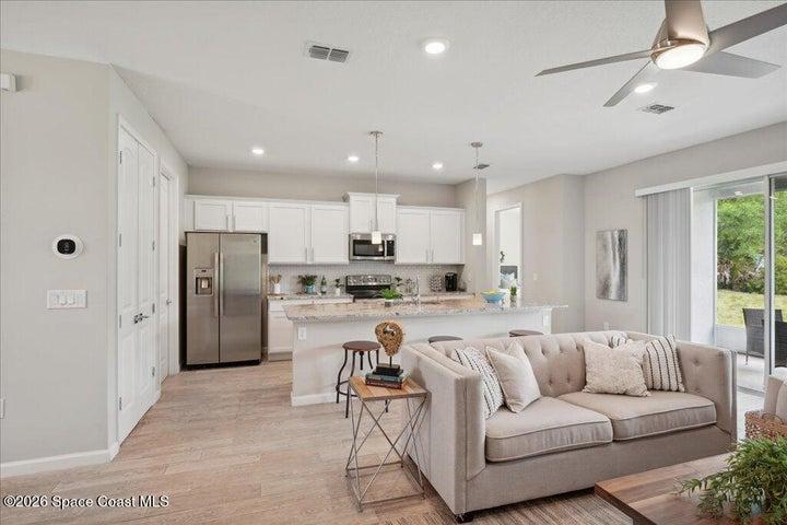 Living / Kitchen
