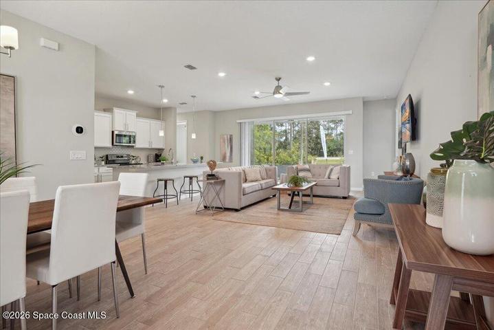 Dining / Living 2