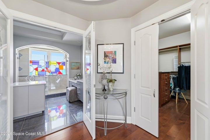 Master Suite Bath & Closet Entry