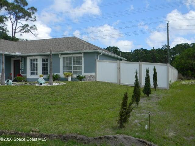 HOME RIGHT SIDE