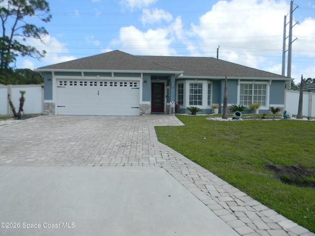 FRONT HOME DRIVEWAY PAVERS 2