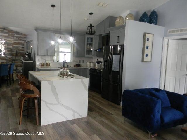 MODERN KITCHEN 1