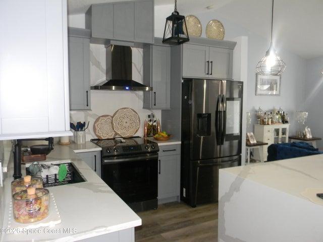 MODERN KITCHEN 3